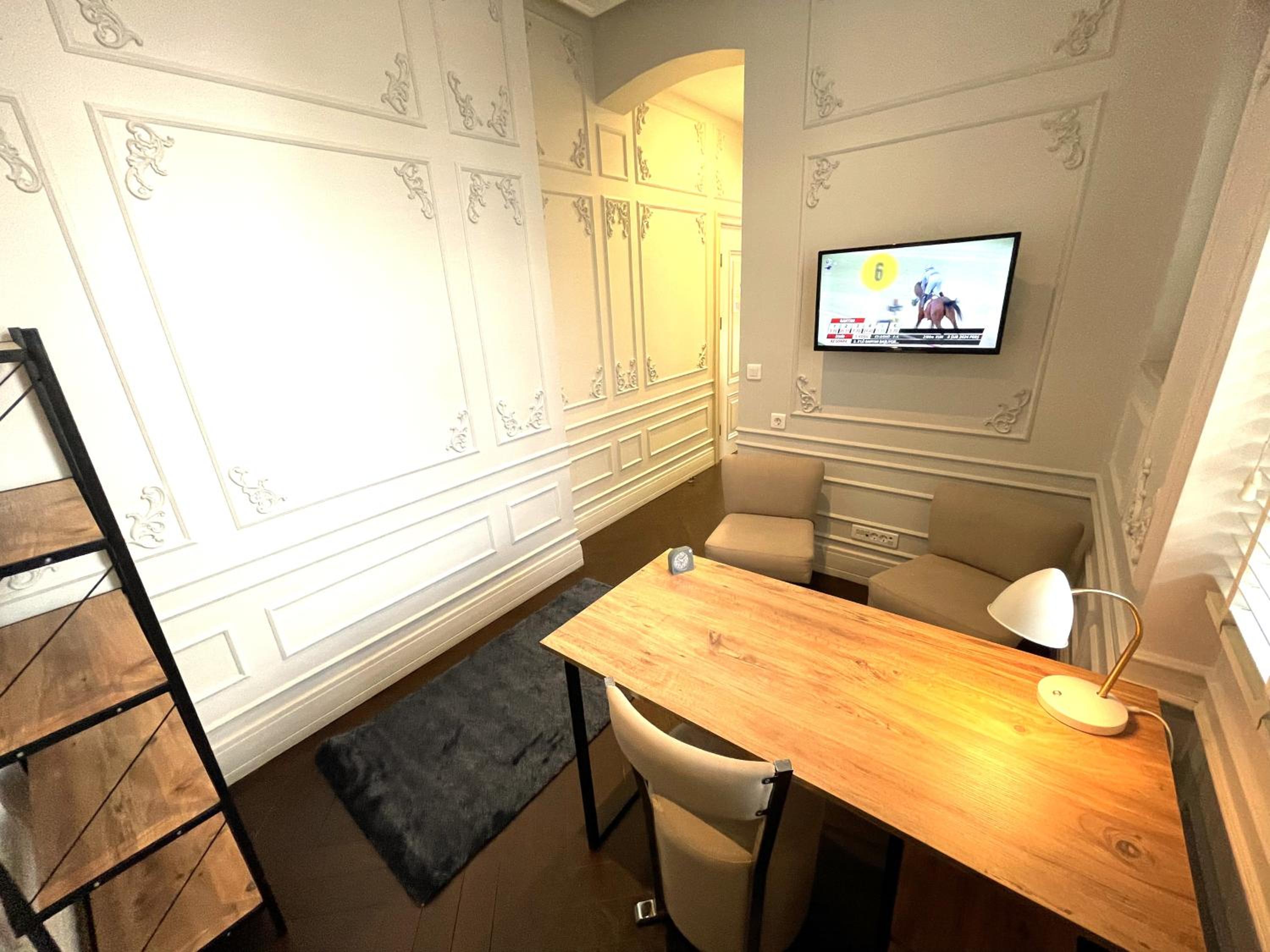 Fuga Hotel Constantinidis