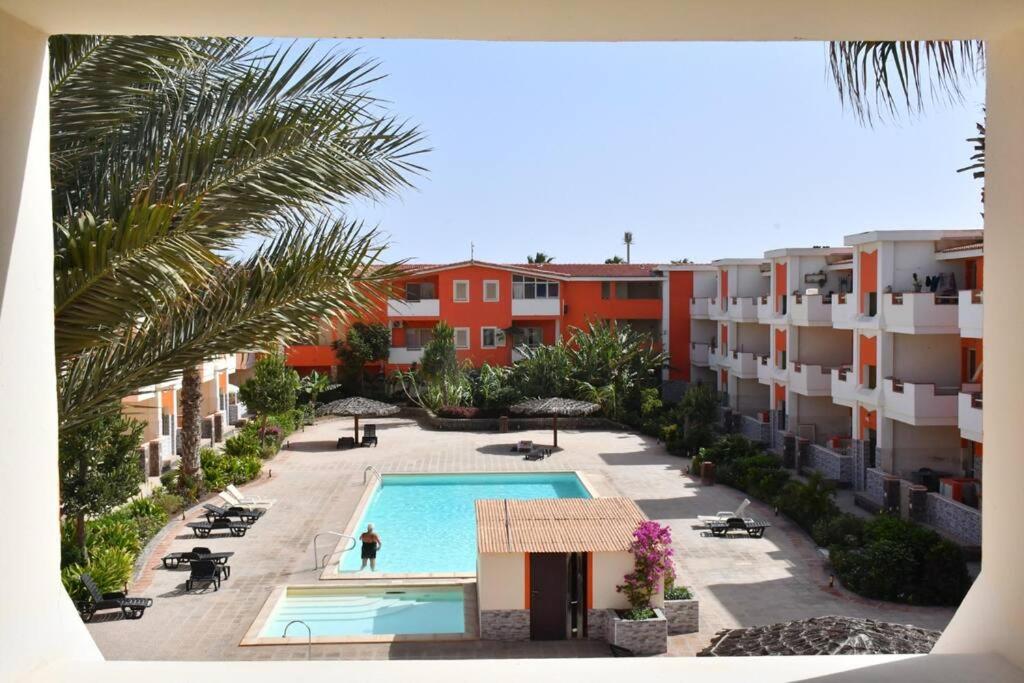 Kyaala Djadsal Moradias pool&sea
