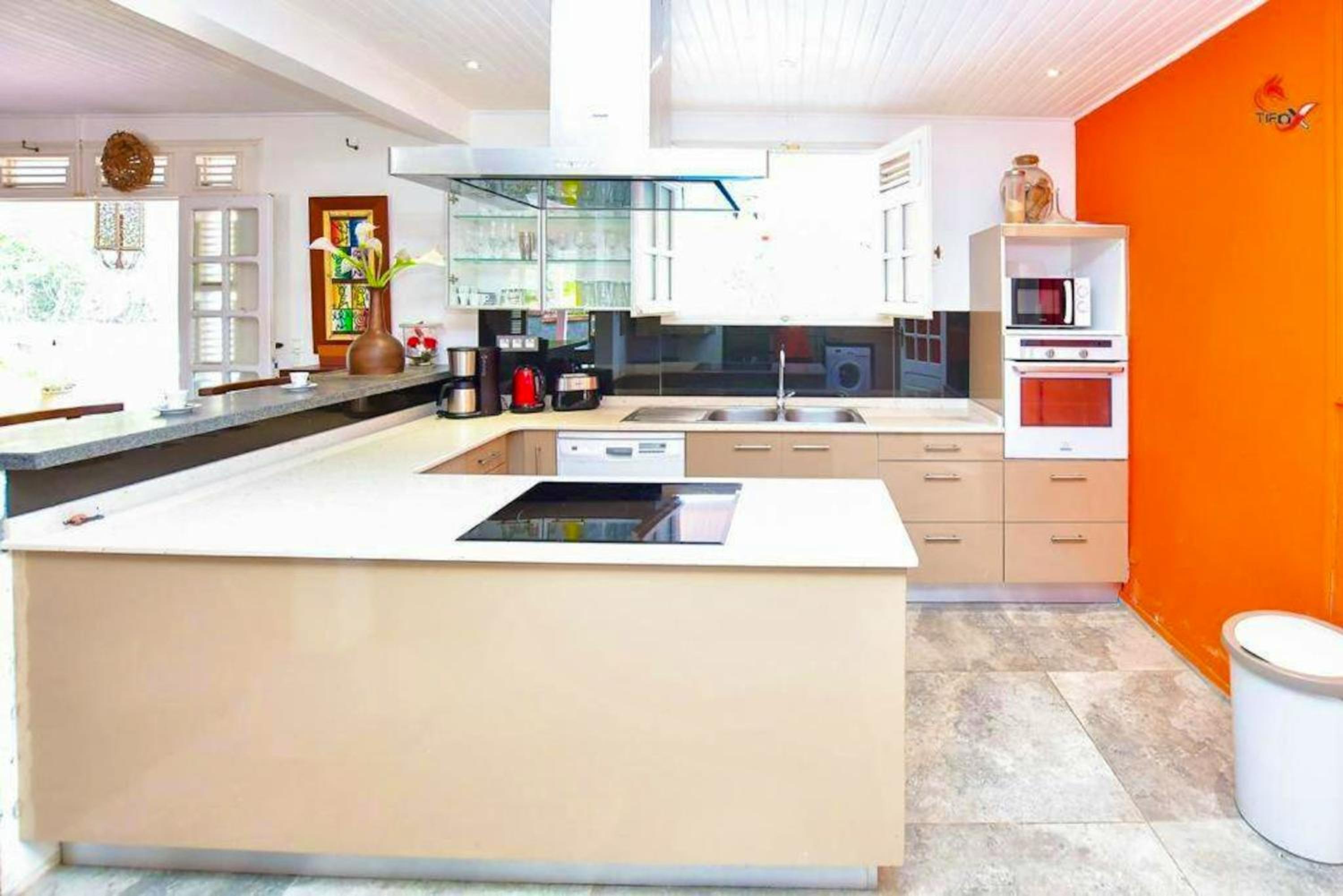 Villa luxueuse a Fort de France avec piscine view 5