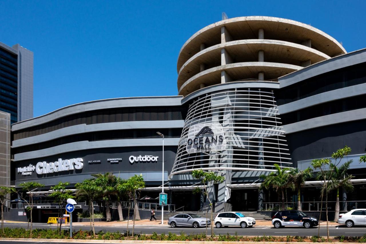 Opulent Oceans Apartment 2505 with Sea Views view 4