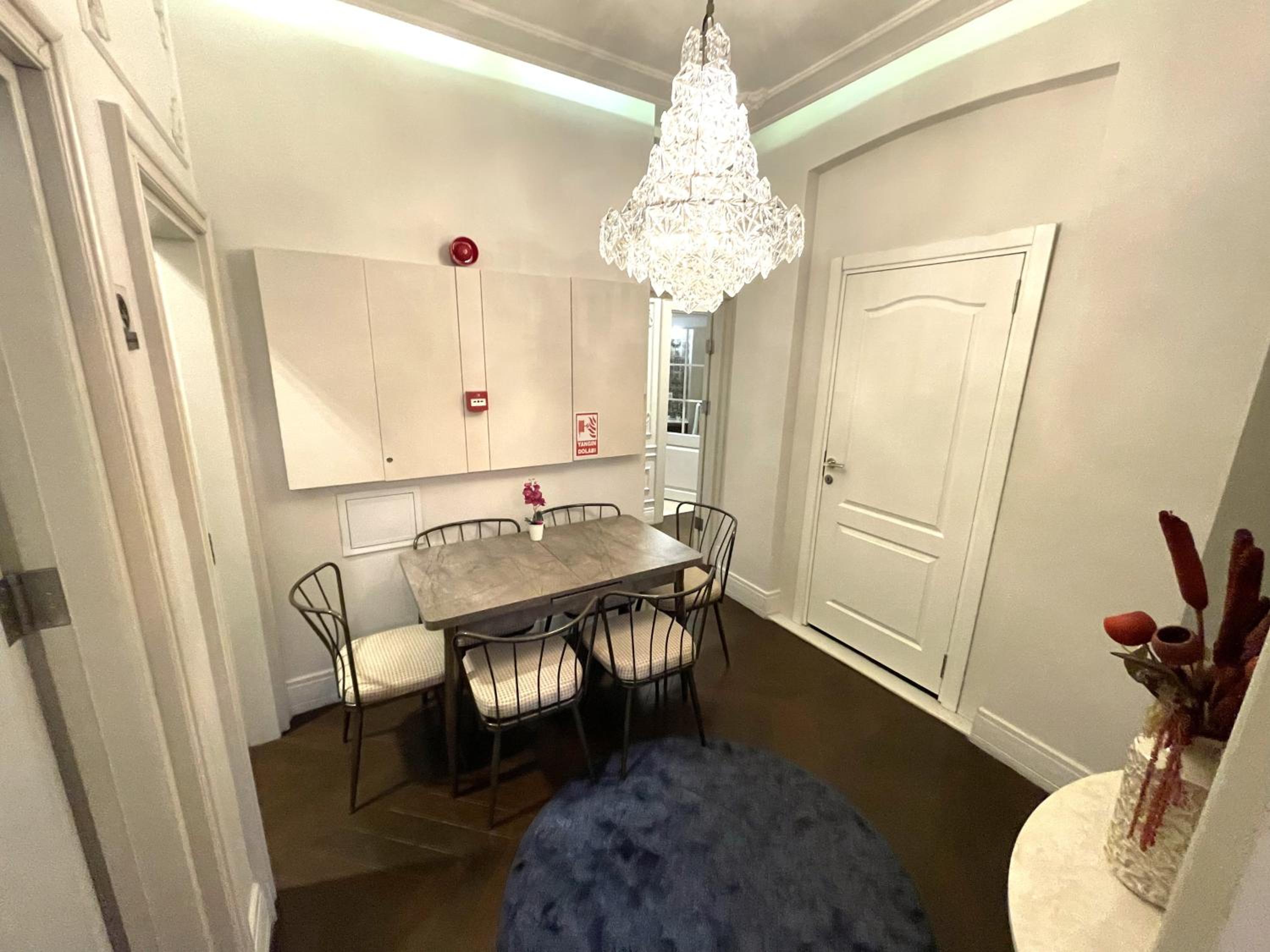 Fuga Hotel Constantinidis