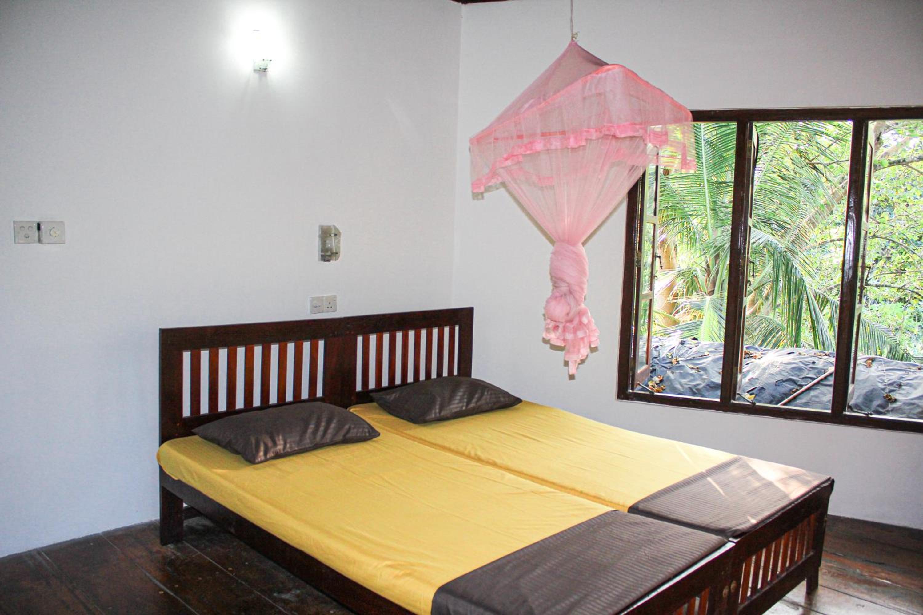 Seasons Four Mini Jungle Cabana