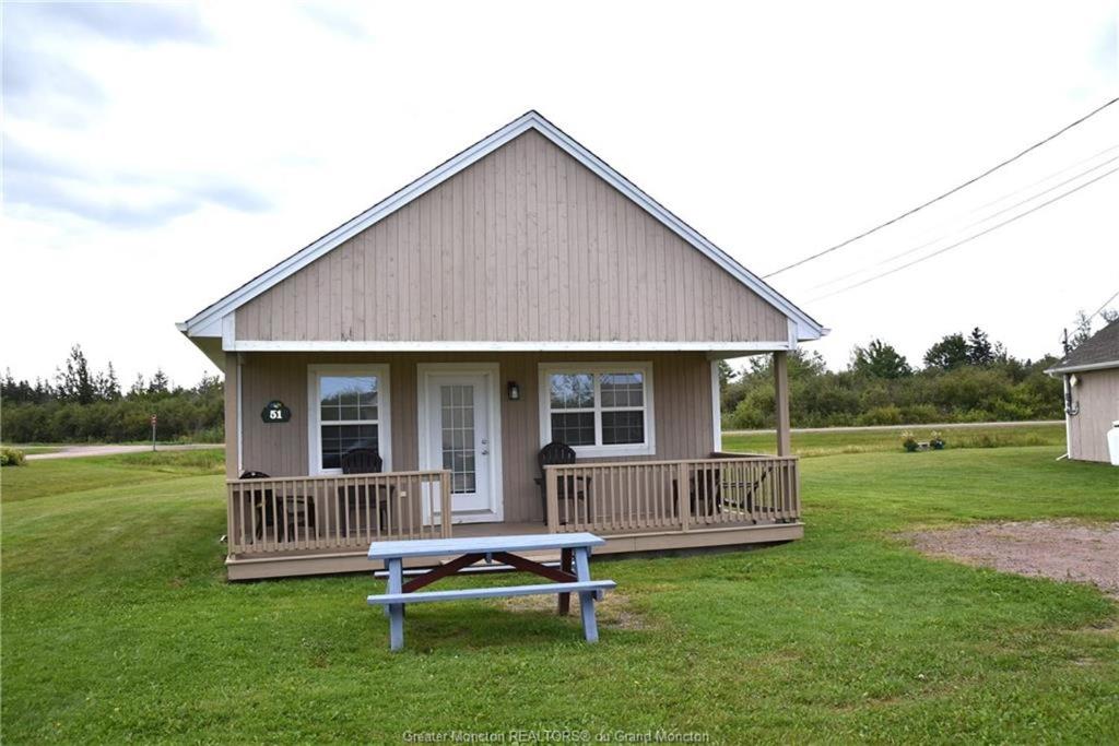 Beachside Cottage w/beach access - Aboiteau Beach