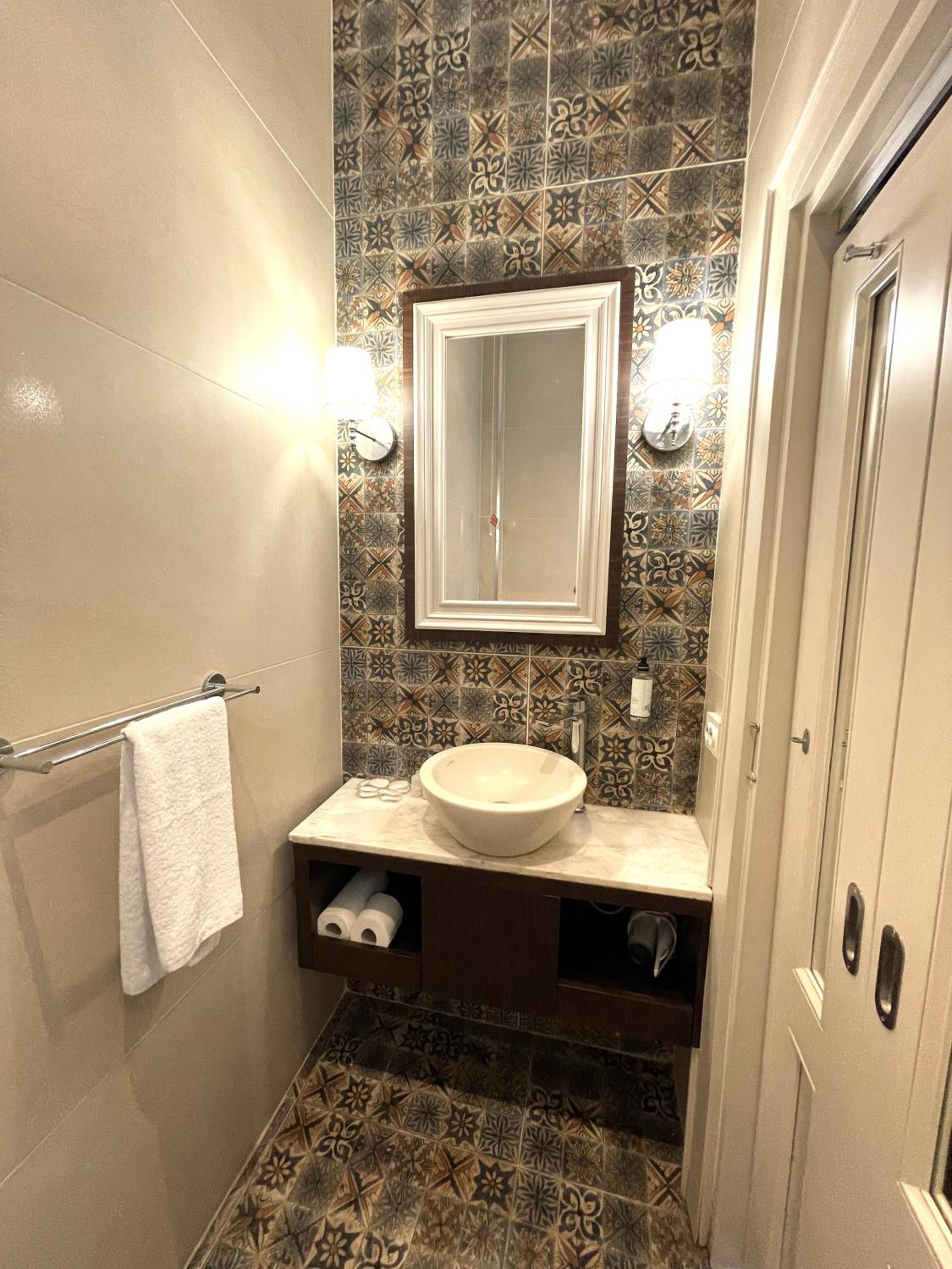 Fuga Hotel Constantinidis