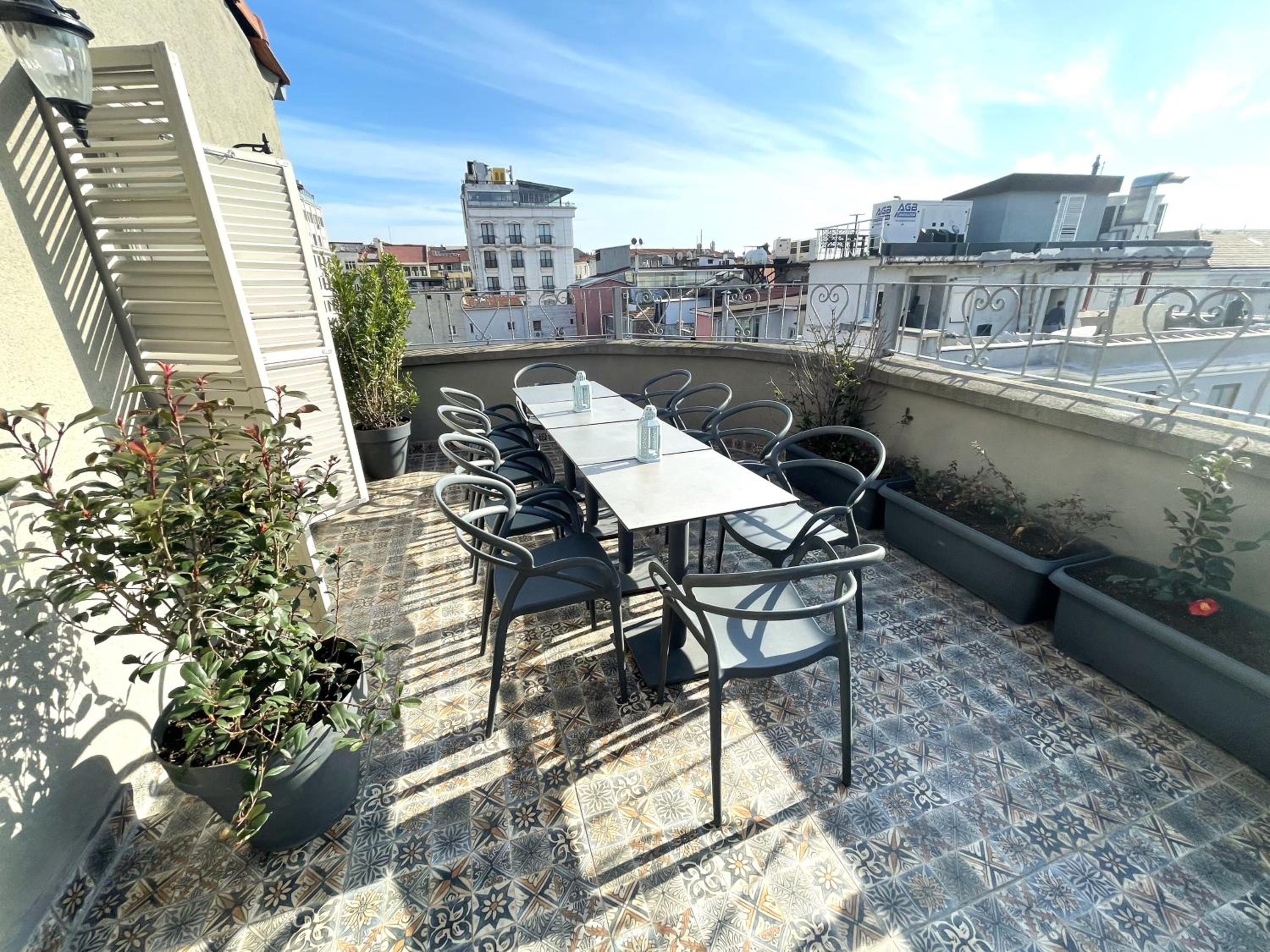 Fuga Hotel Constantinidis