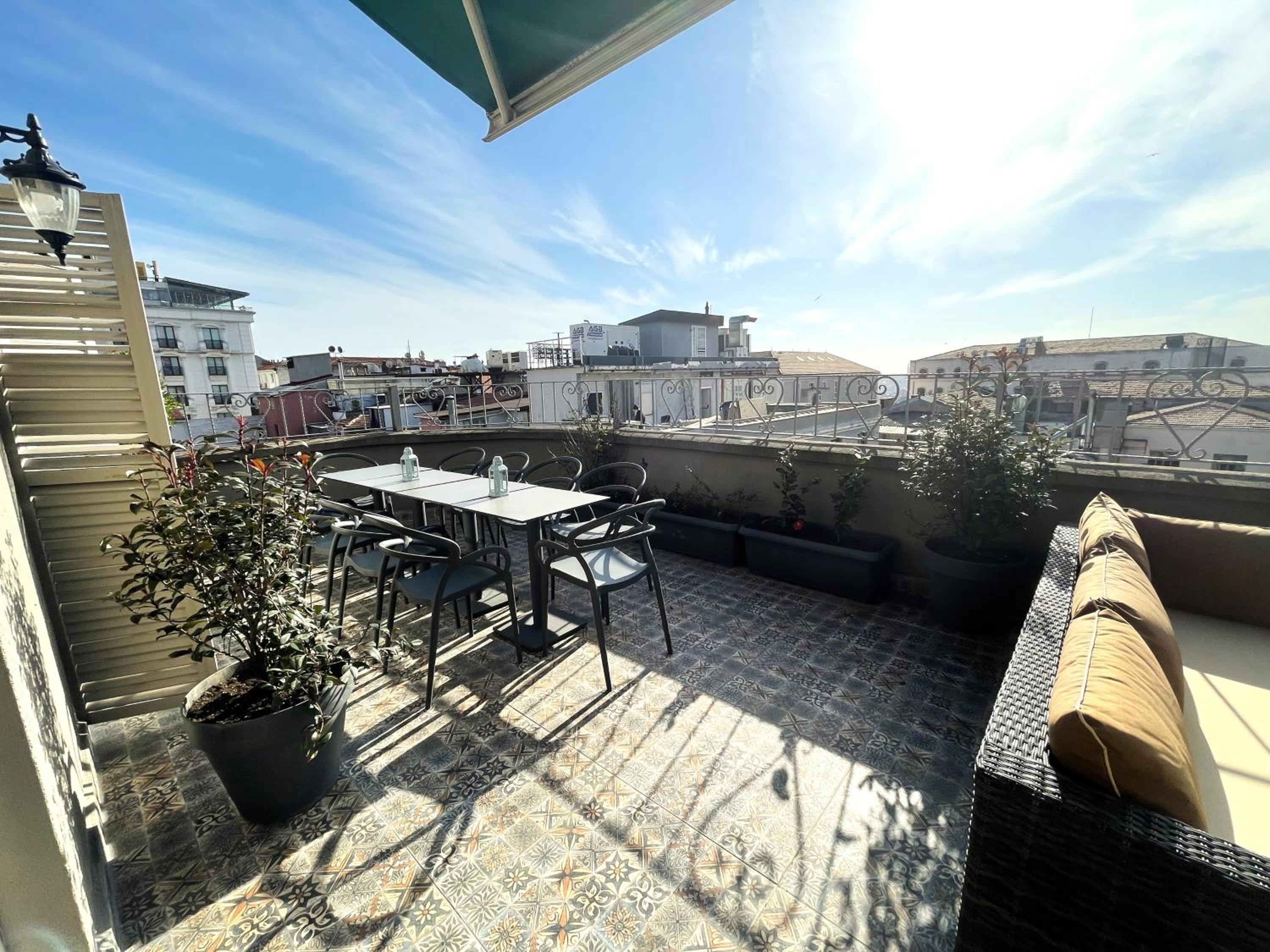 Fuga Hotel Constantinidis