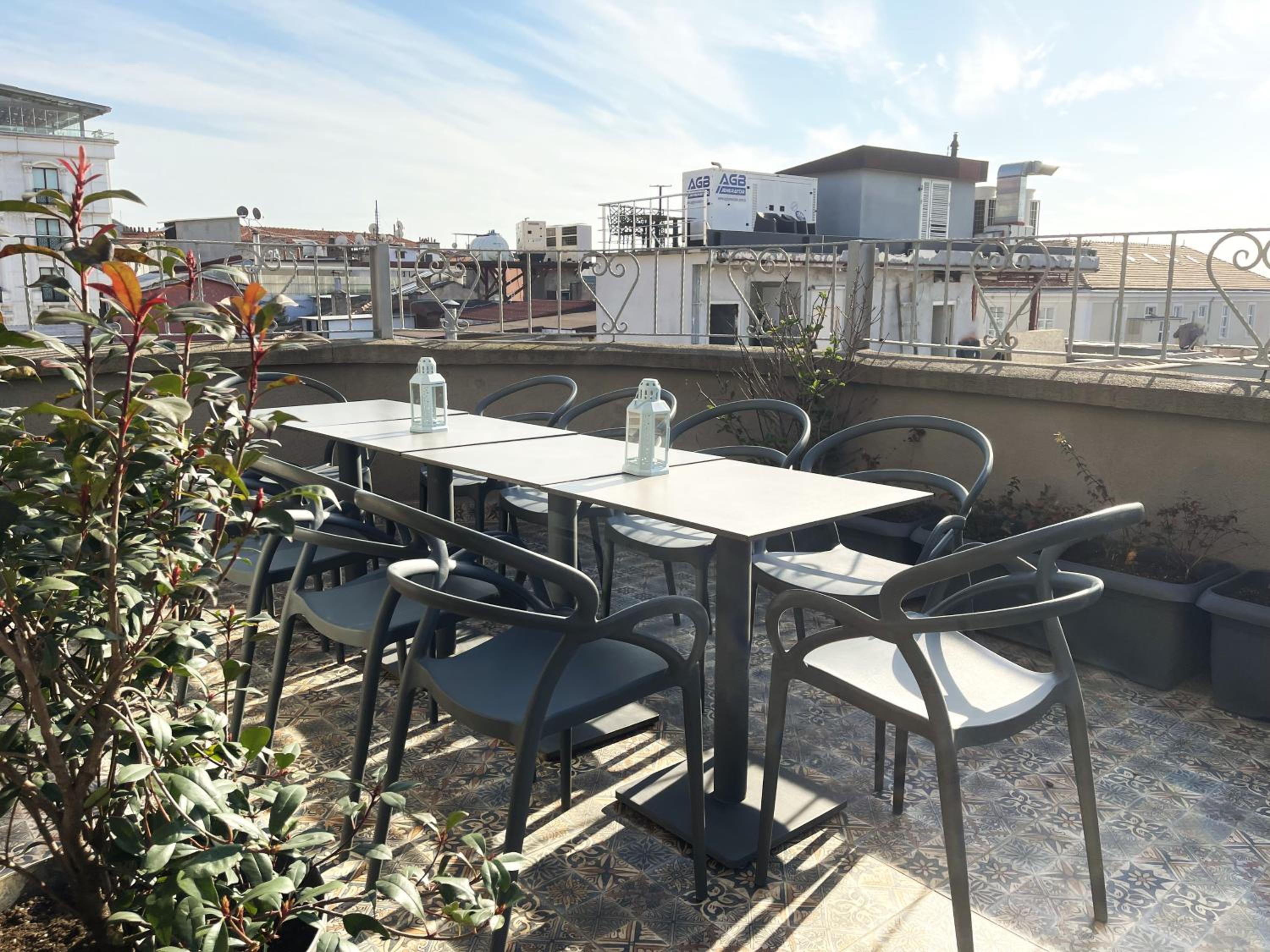 Fuga Hotel Constantinidis