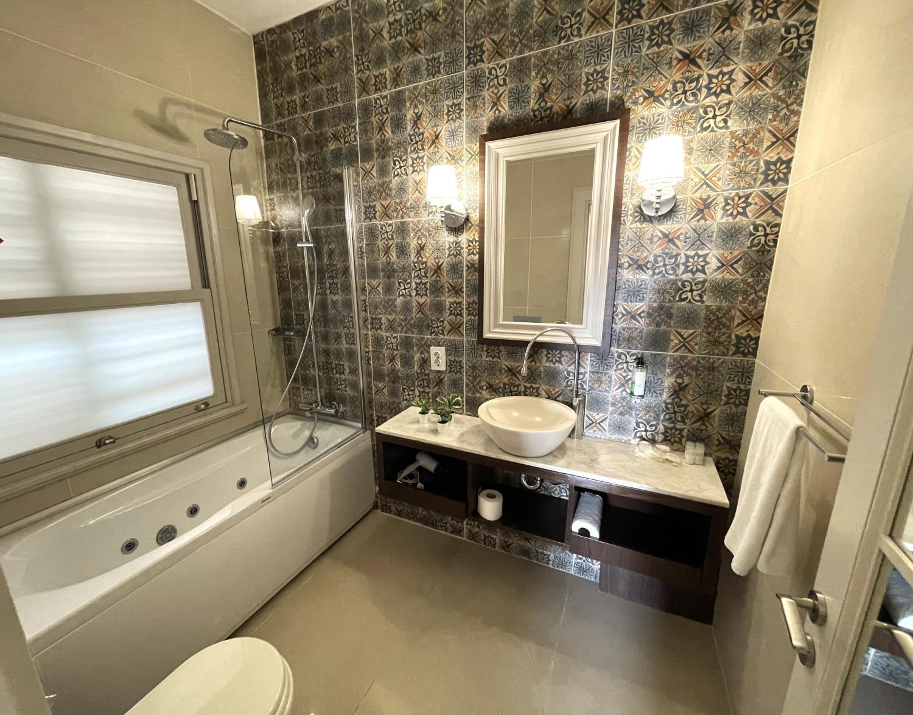 Fuga Hotel Constantinidis
