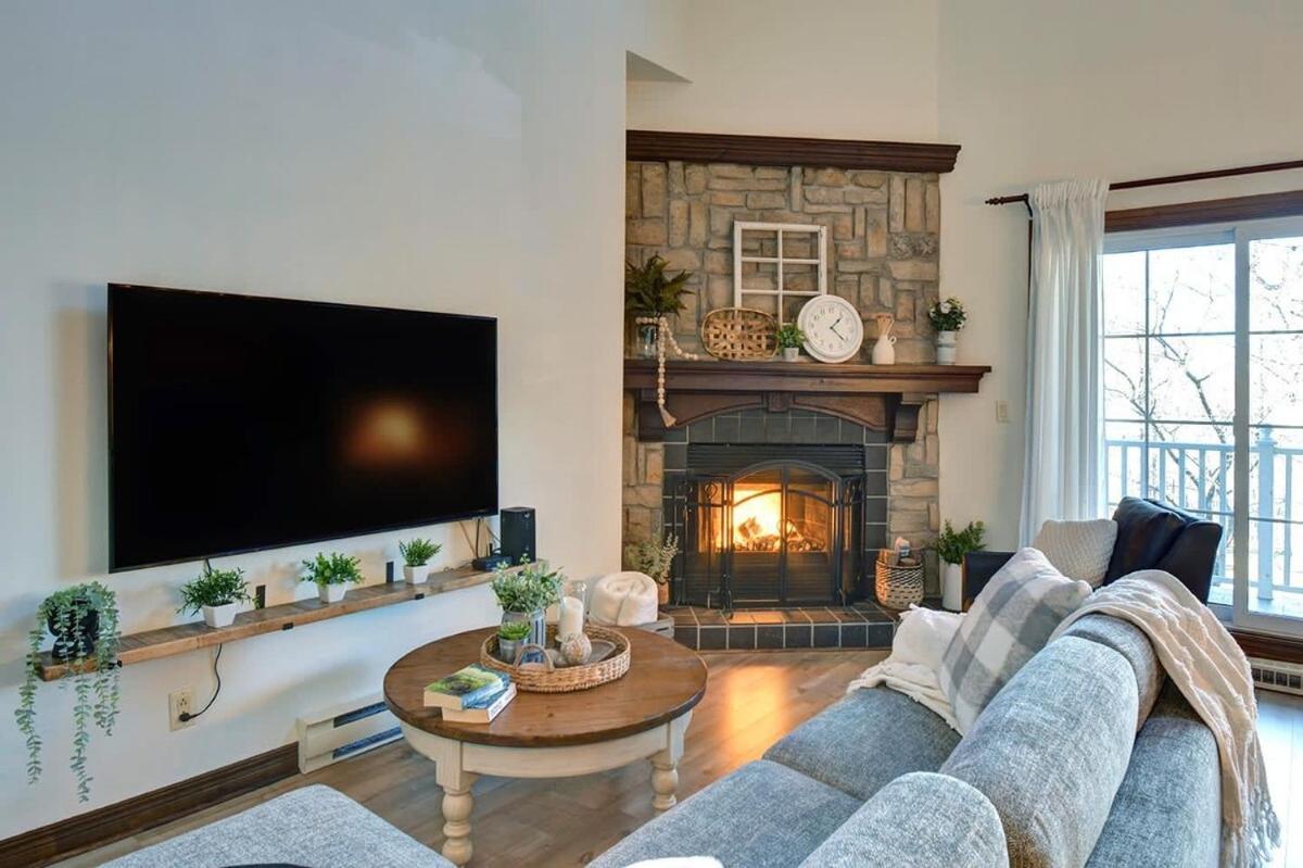 Huge condo in front of Tremblant ski resort