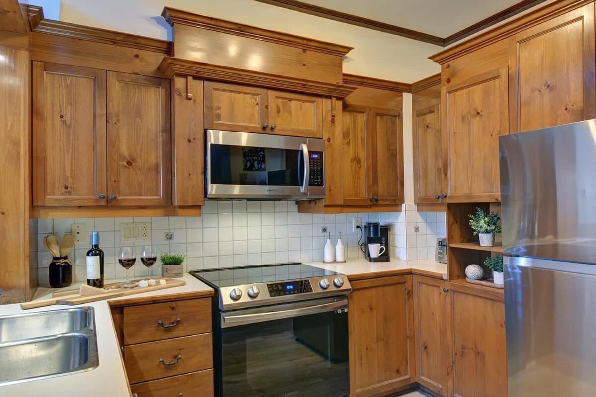 Huge condo in front of Tremblant ski resort