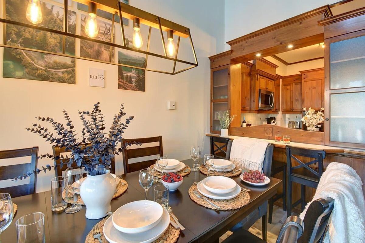 Huge condo in front of Tremblant ski resort