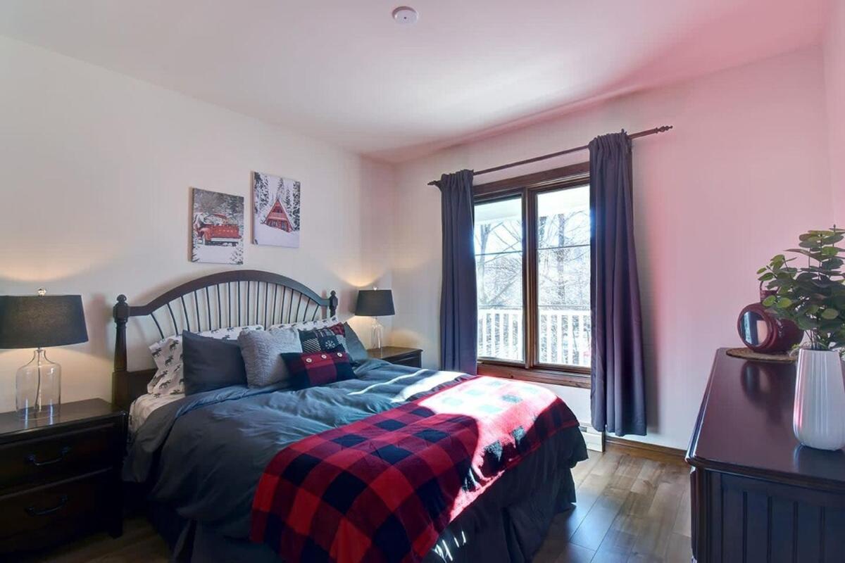 Huge condo in front of Tremblant ski resort