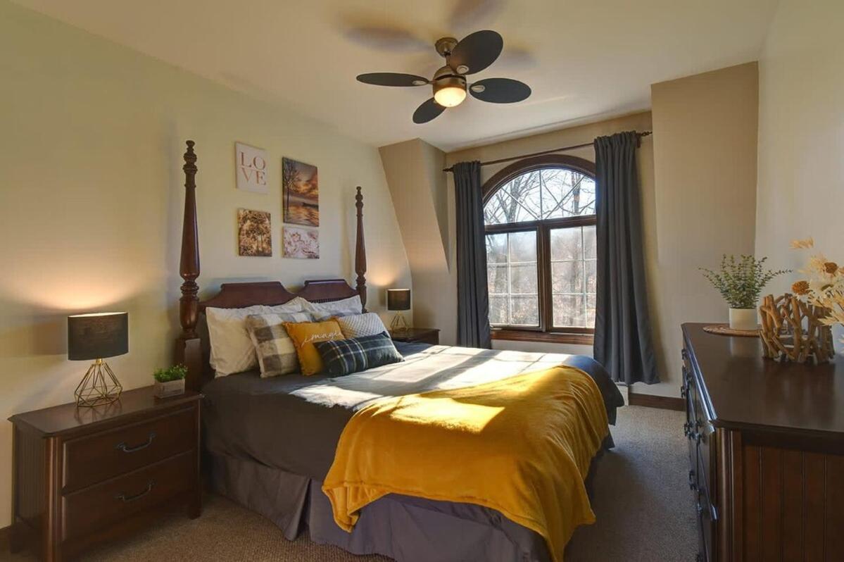 Huge condo in front of Tremblant ski resort
