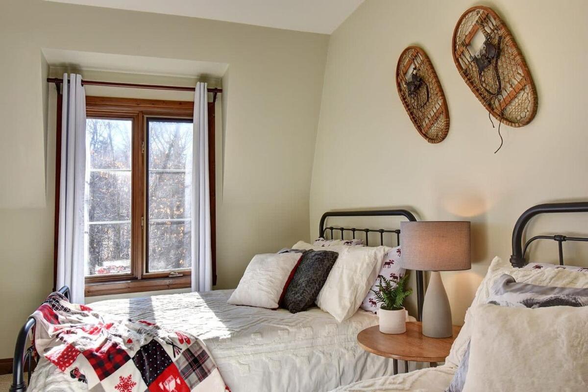 Huge condo in front of Tremblant ski resort