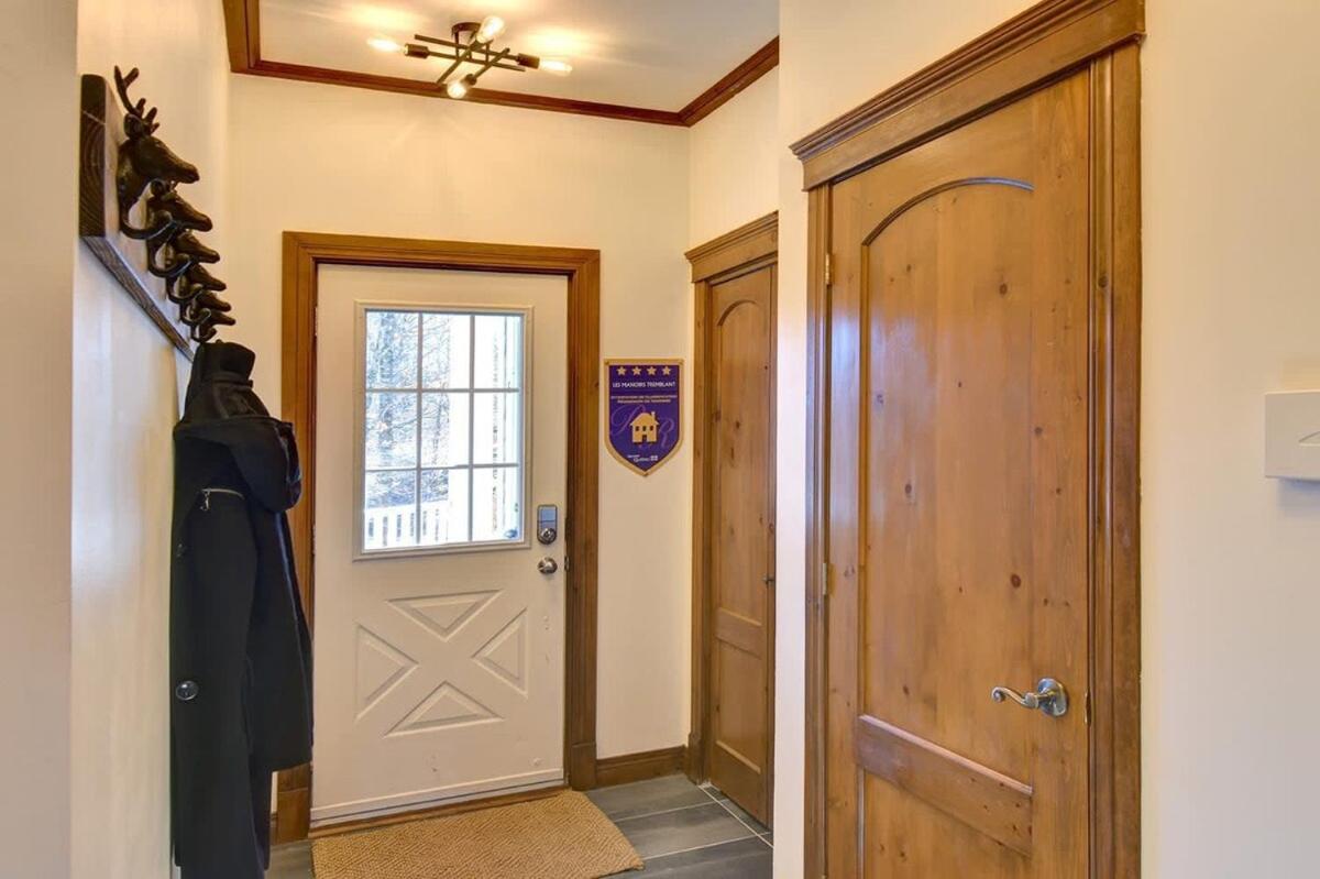 Huge condo in front of Tremblant ski resort