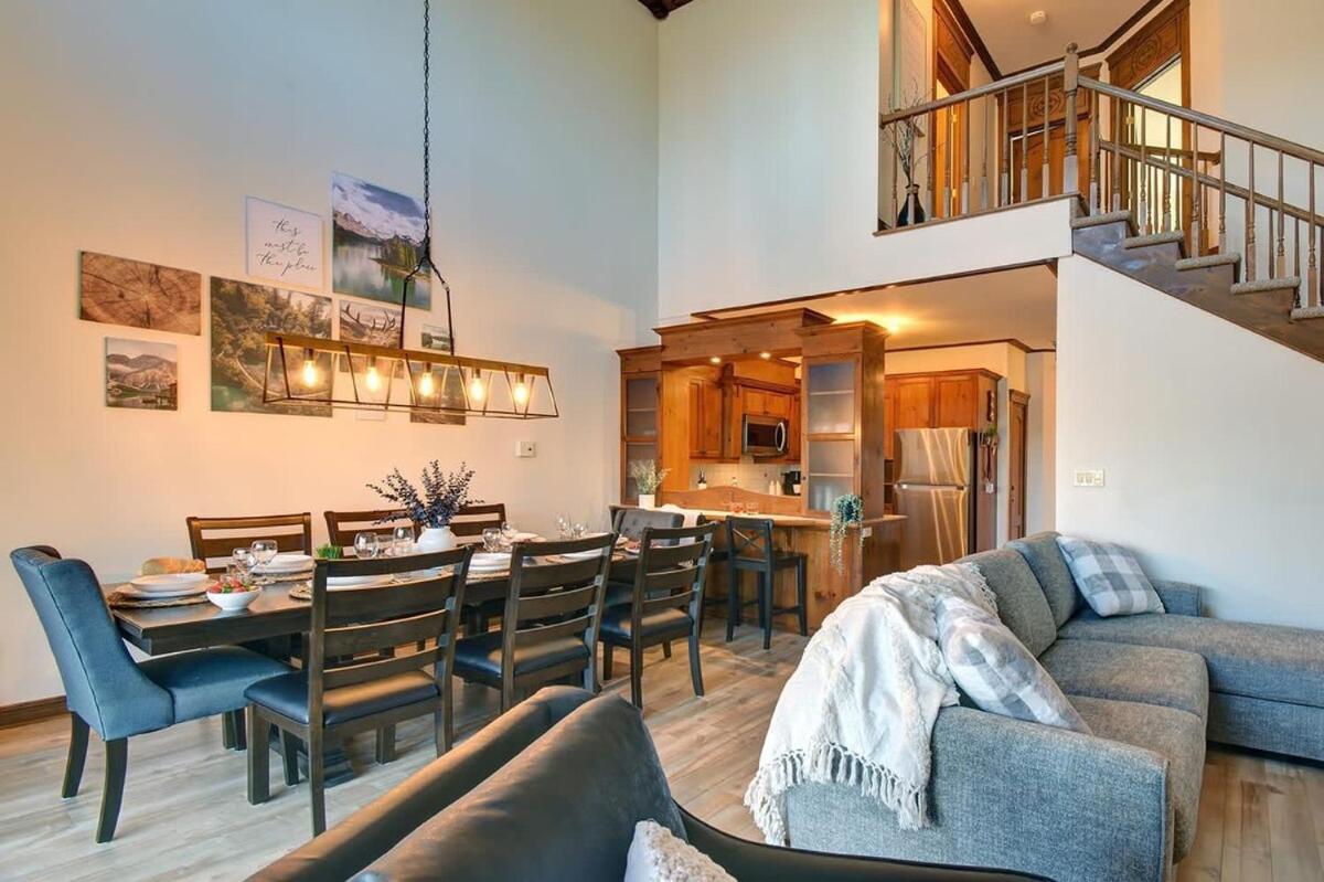 Huge condo in front of Tremblant ski resort
