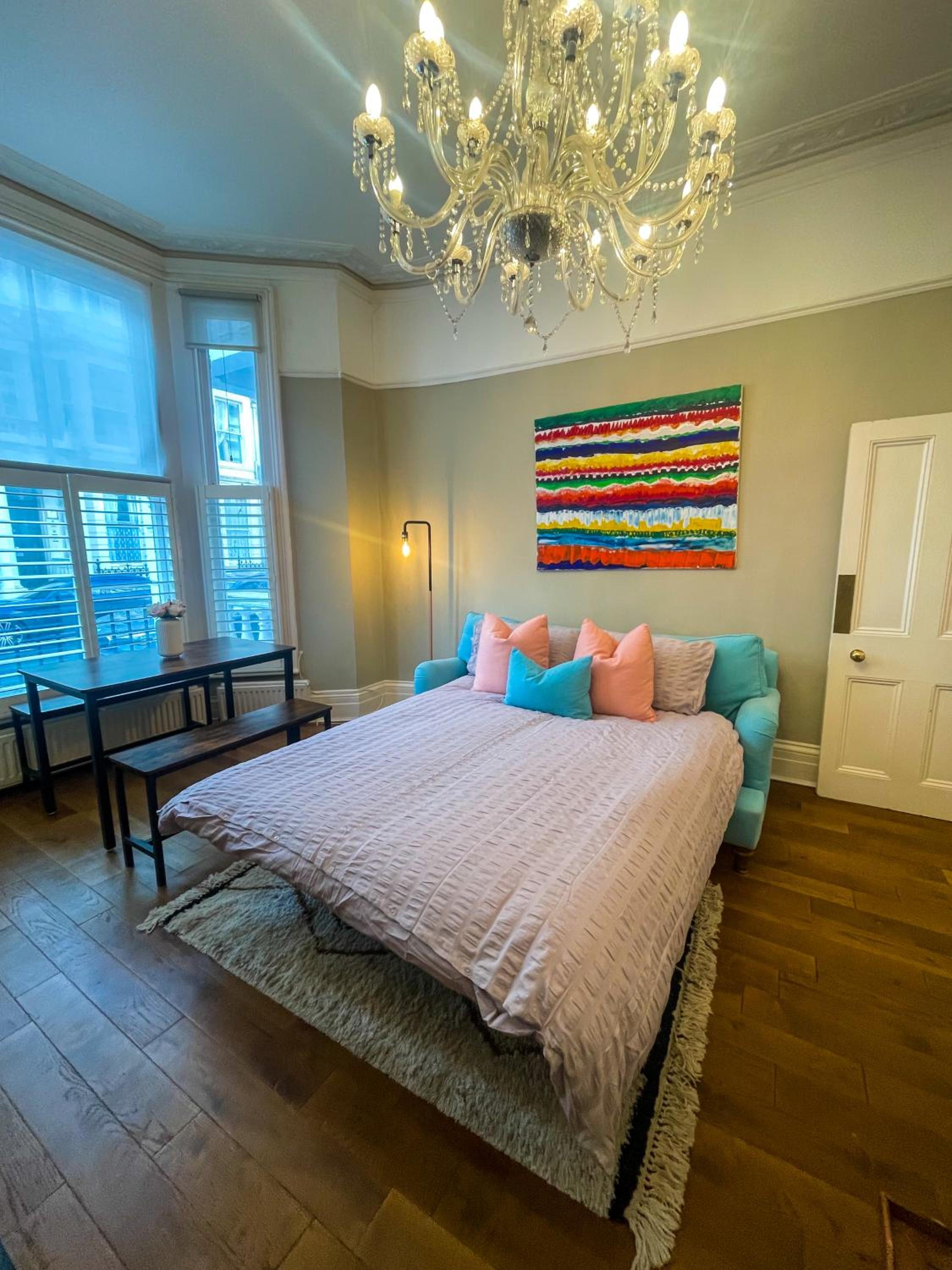 Bright & Spacious West London Gem