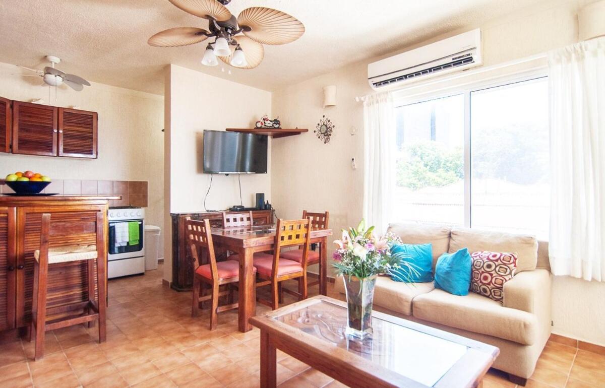 Beachfront 2BR Condo in Playa I Steps to 5th Ave! view 3