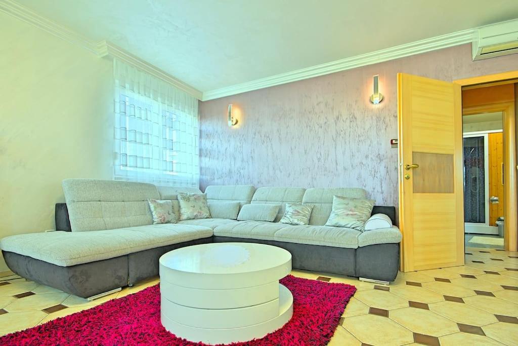 Viki - Property Image 23