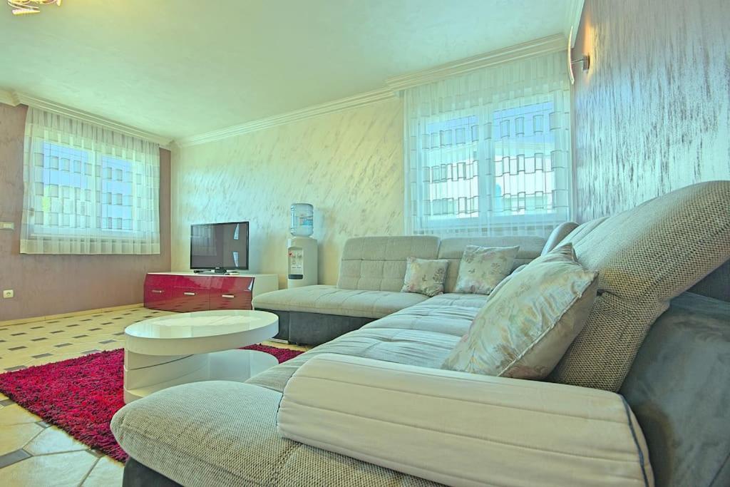 Viki - Property Image 27