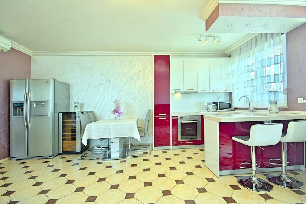 Viki - Property Image 1