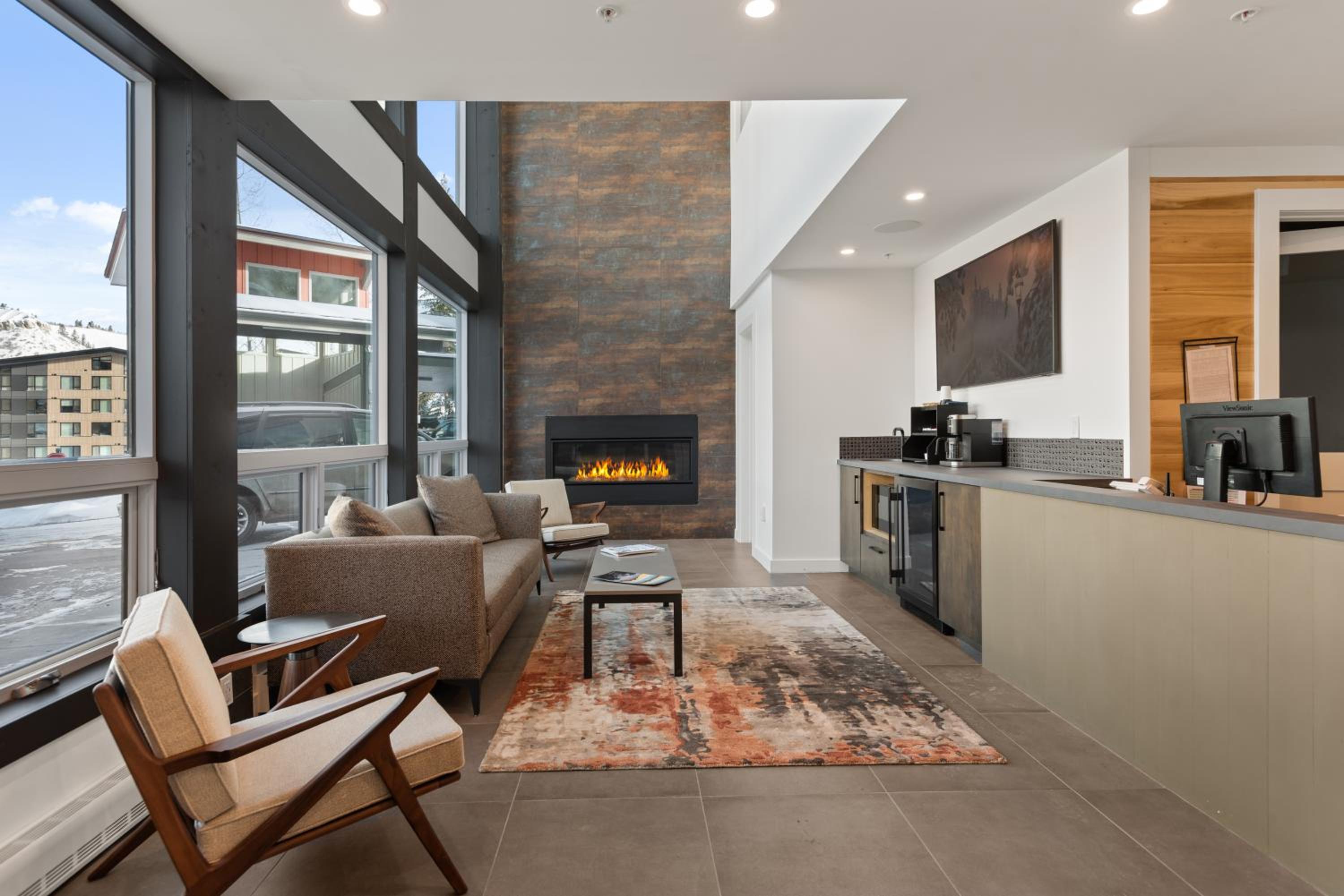 Enclave 207, Snowmass Ski-In/Ski-Out Condo w/Shared Pool/Hot Tub view 3