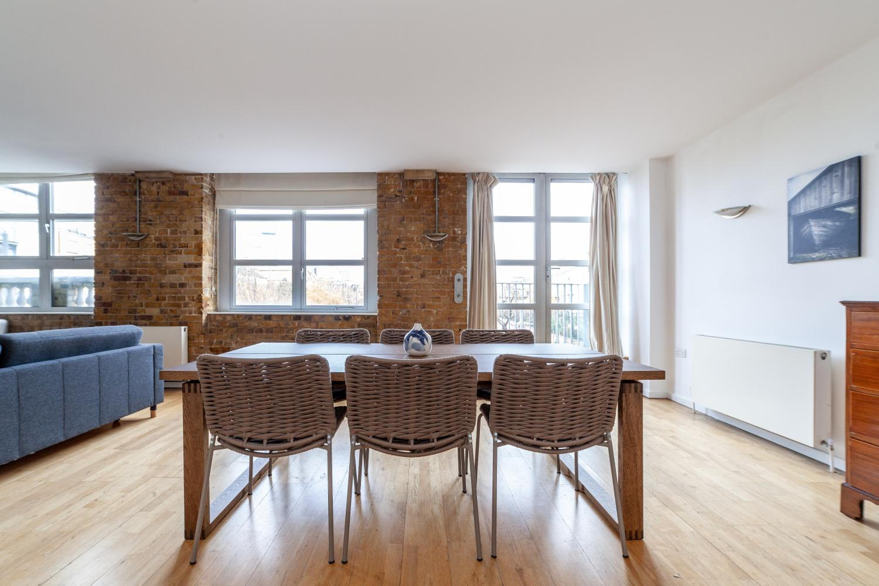 Elegance & Chic Design - 2-bedroom Haven