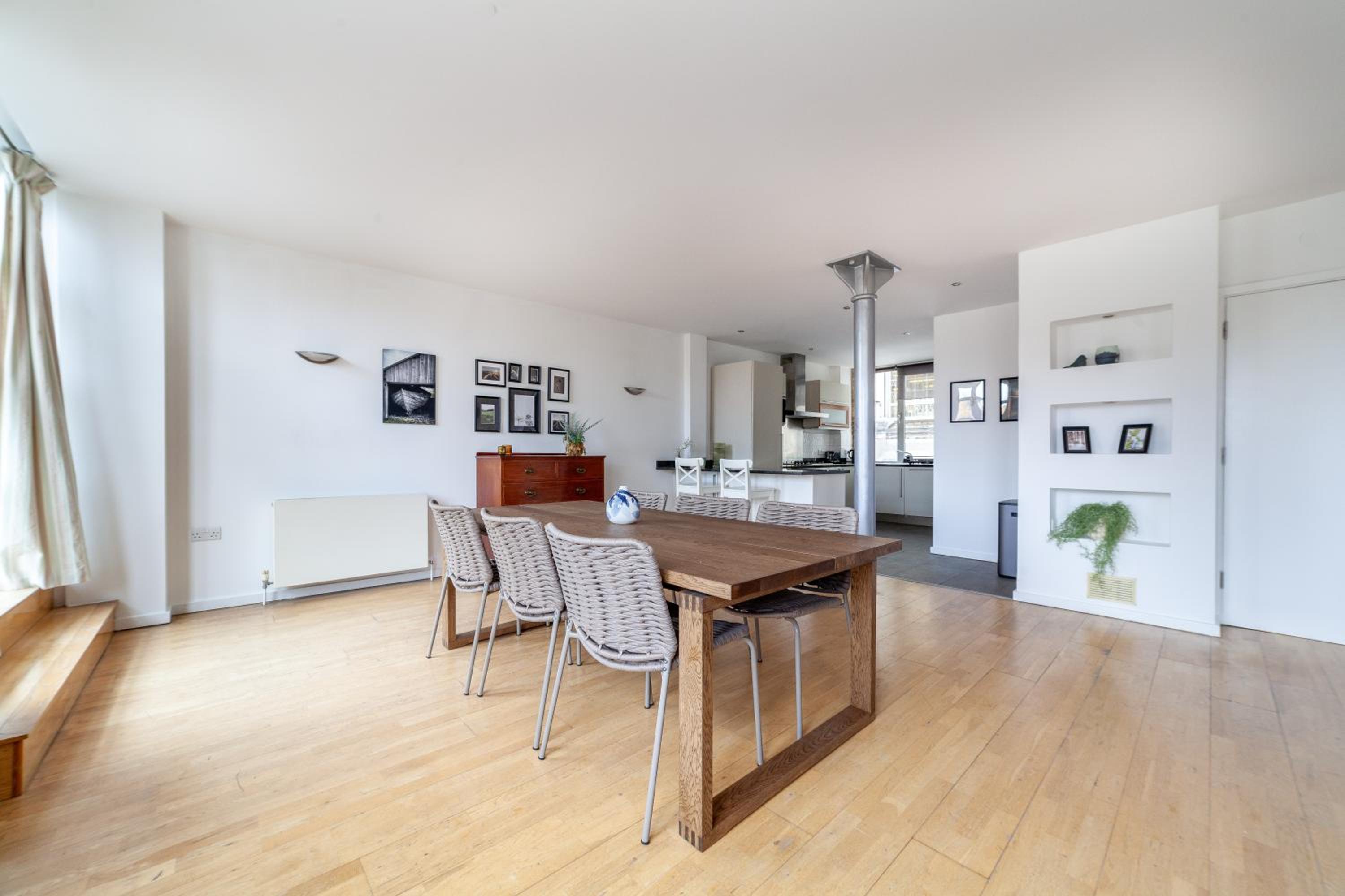 Elegance & Chic Design - 2-bedroom Haven