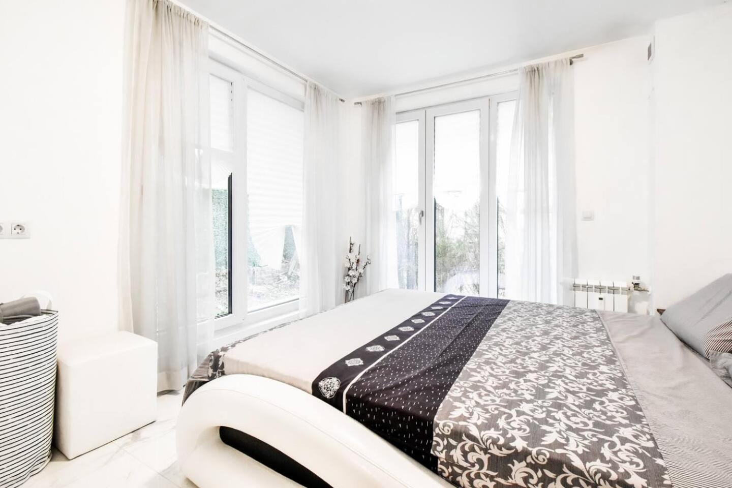 1bdr Studio Prime Location Ndk Area