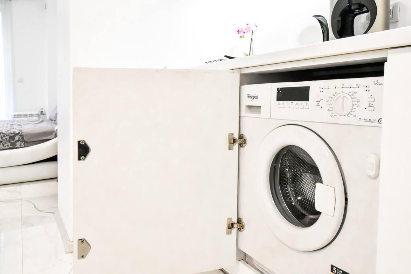 1bdr Studio Prime Location Ndk Area