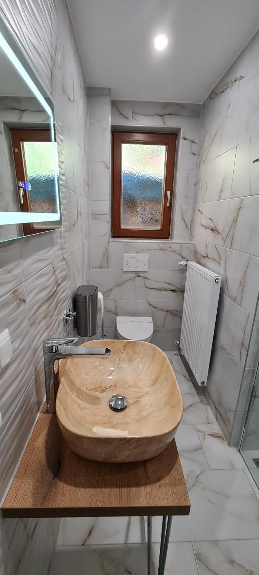 aNNa s Cozy Home with Private Forest, Canopy Terrace & Parking, near Präbichl