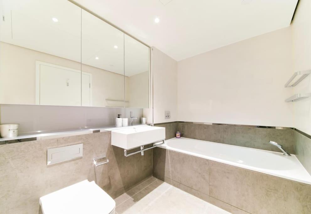Luxury 3 Bedroom Battersea Power
