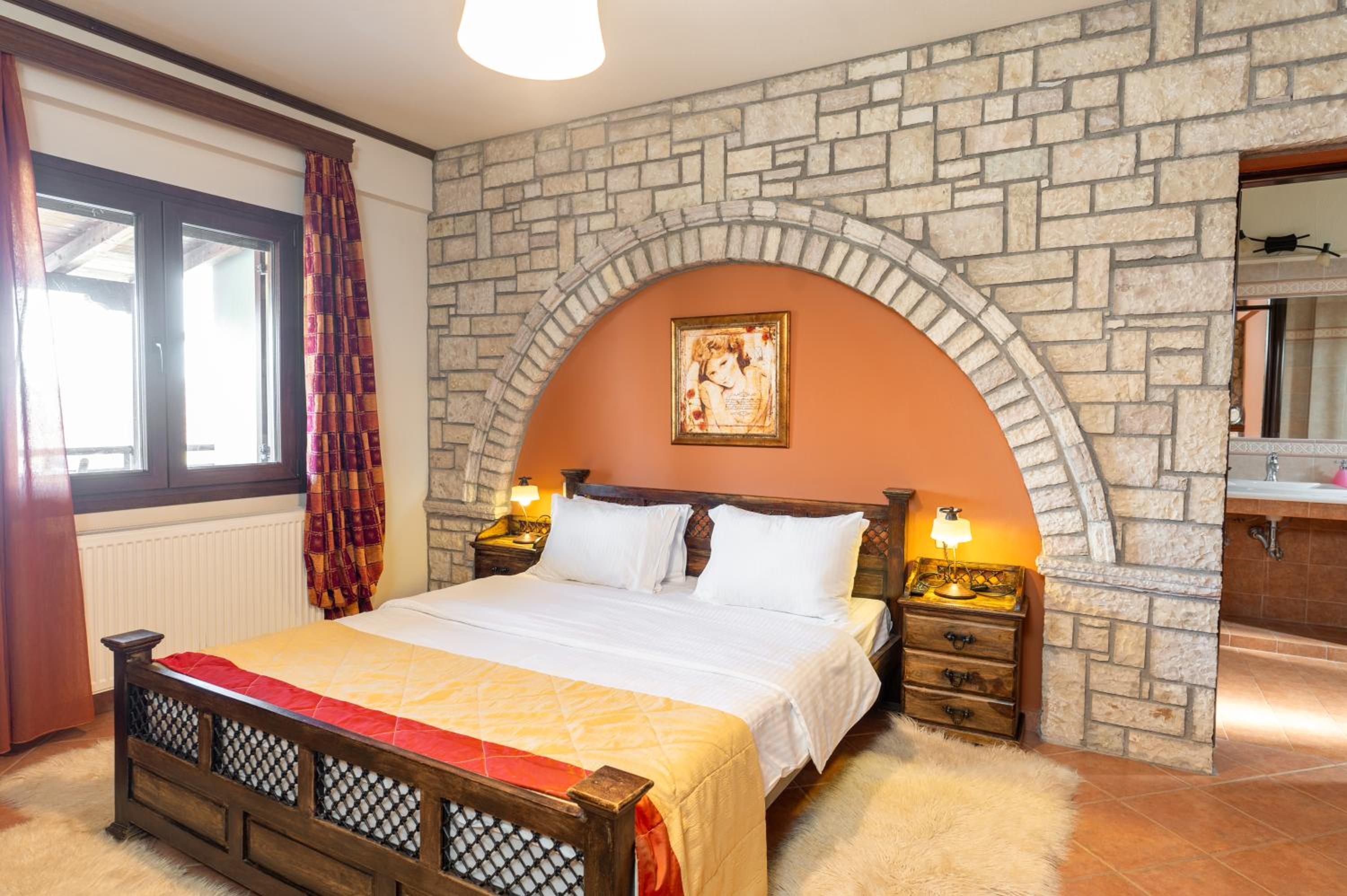 hostel lake plastira