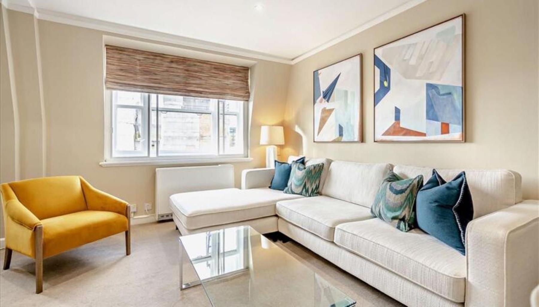 Knightsbridge Cosy 2 bedroom Central Location view 3