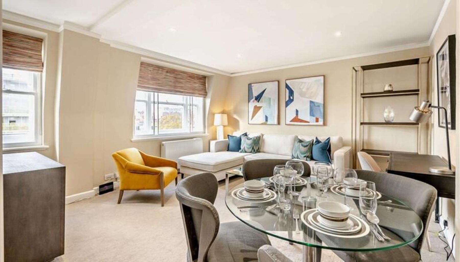 Knightsbridge Cosy 2 bedroom Central Location view 4