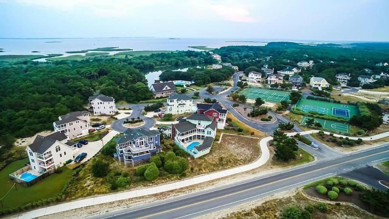 Puppy Love - Corolla, Villages at Ocean Hill, Pool, Hot Tub, Nearby Amenities, Lighthouse, Pets OK