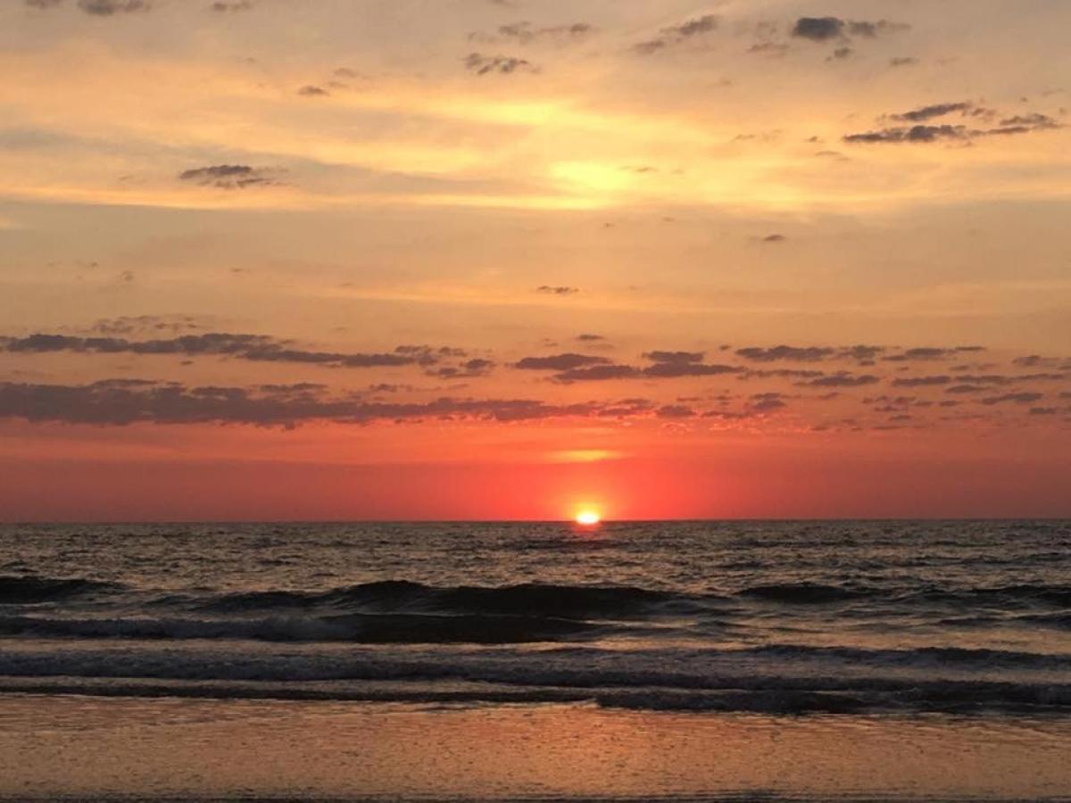 Puppy Love - Corolla, Villages at Ocean Hill, Pool, Hot Tub, Nearby Amenities, Lighthouse, Pets OK