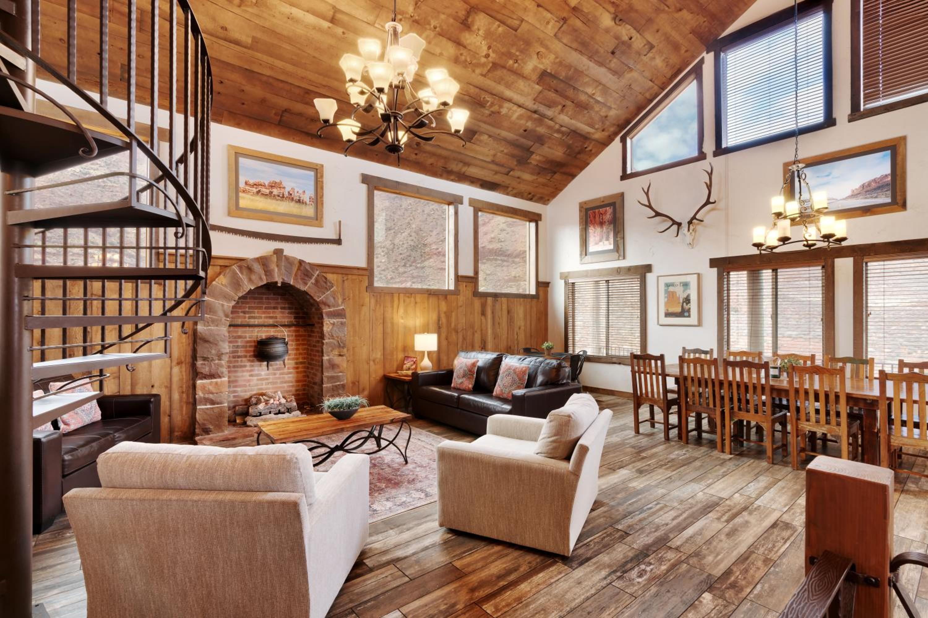 Hideout at the Rim view 5