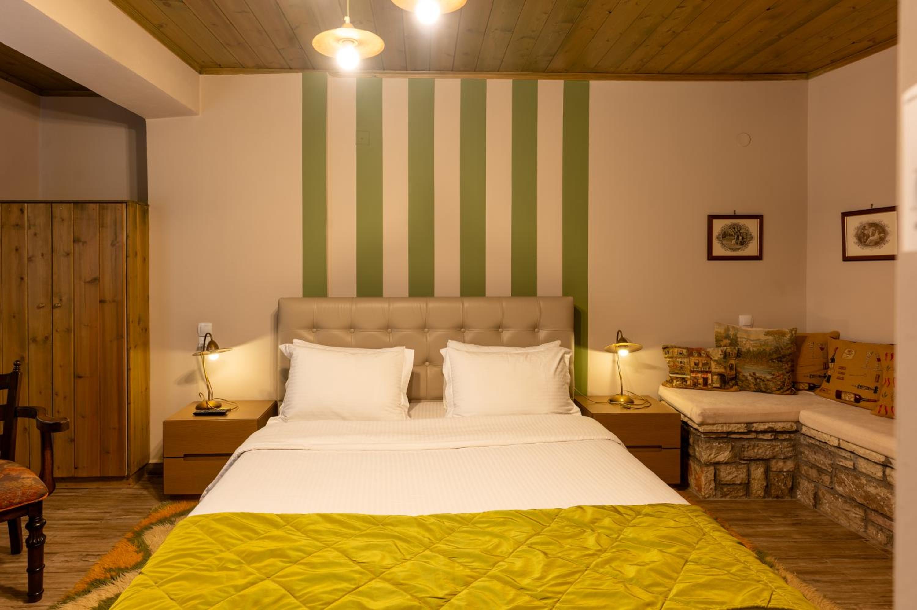 hostel lake plastira