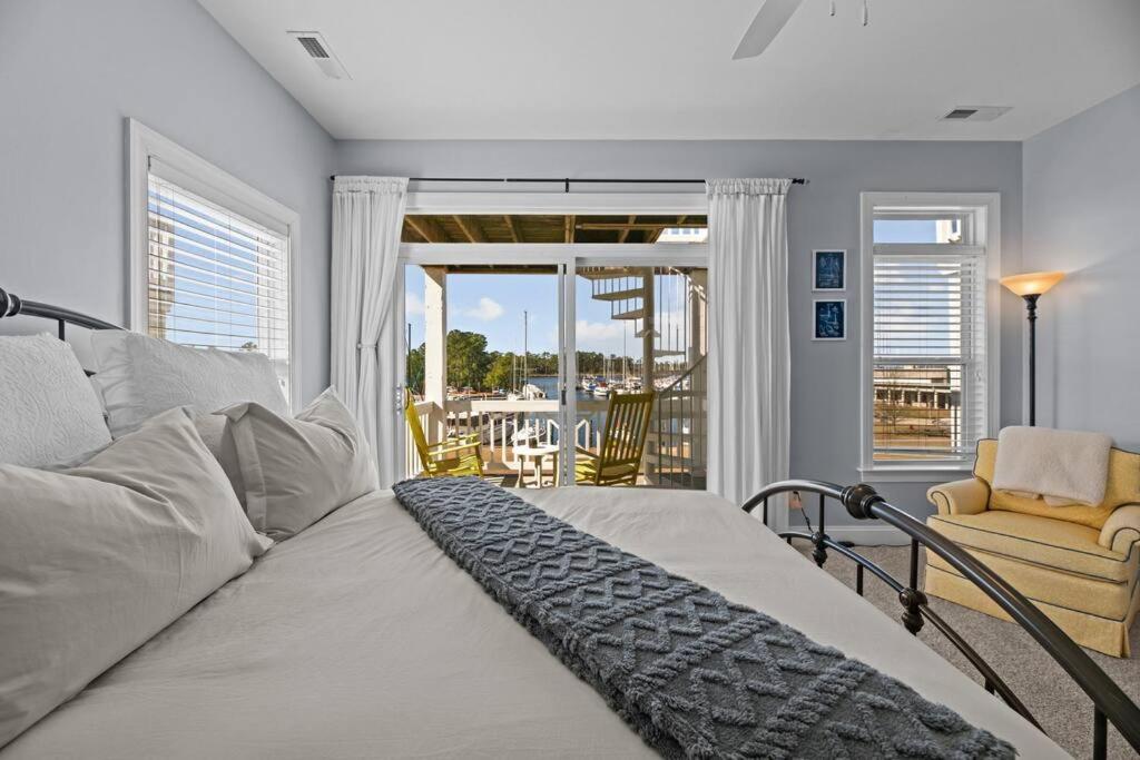 Marina Vista Retreat