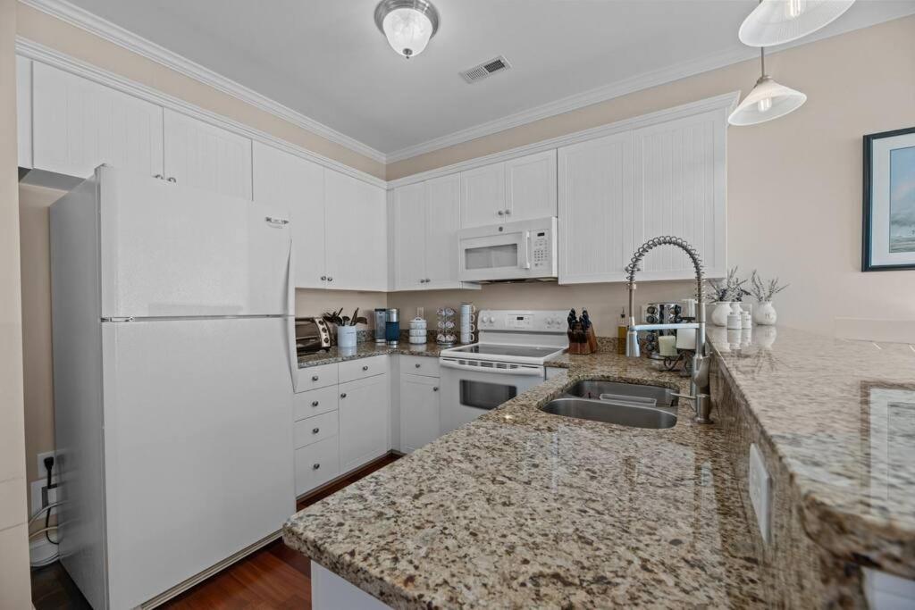 Marina Vista Retreat