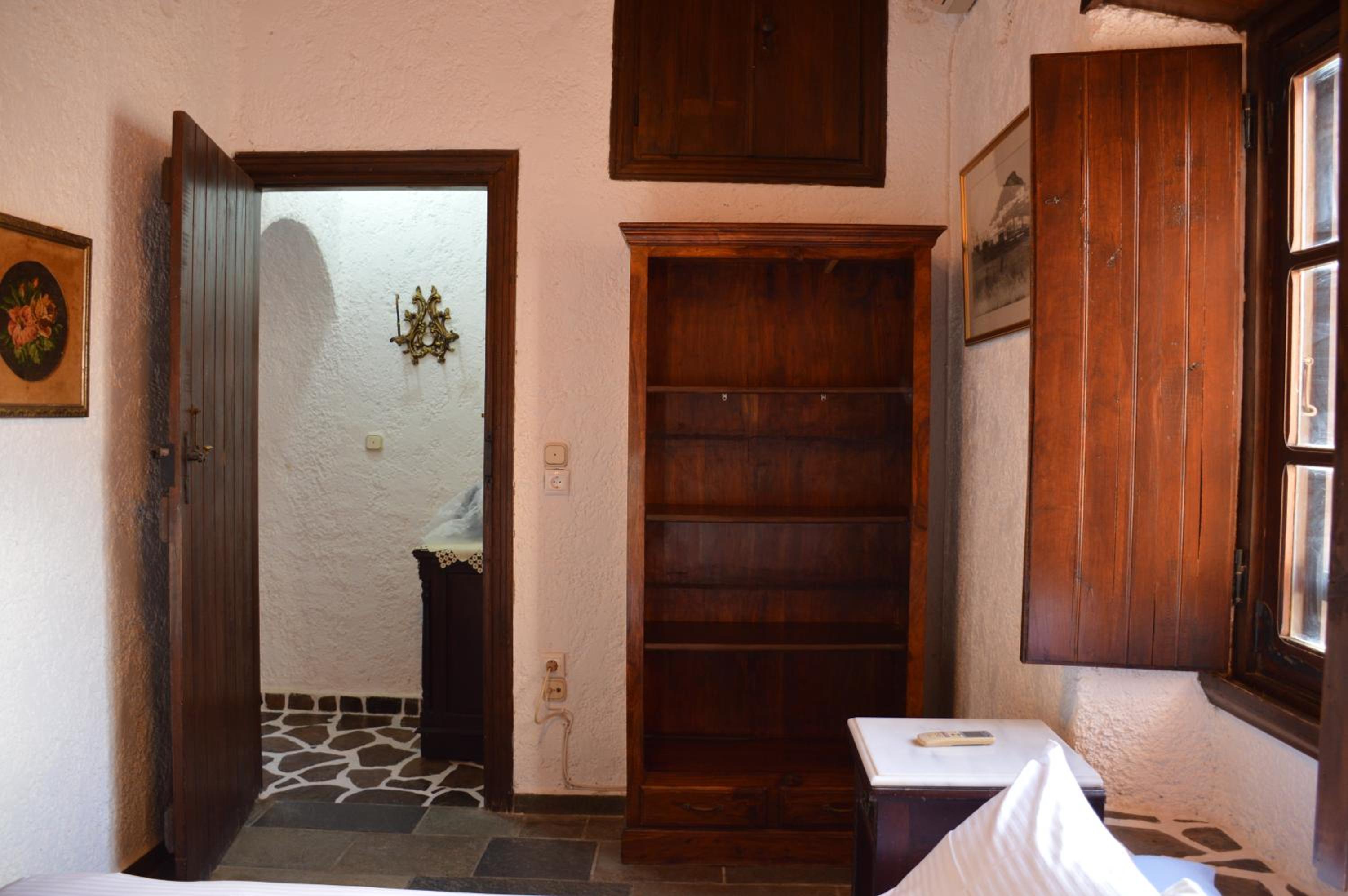 Filakopi Private Pool Retreat for 6