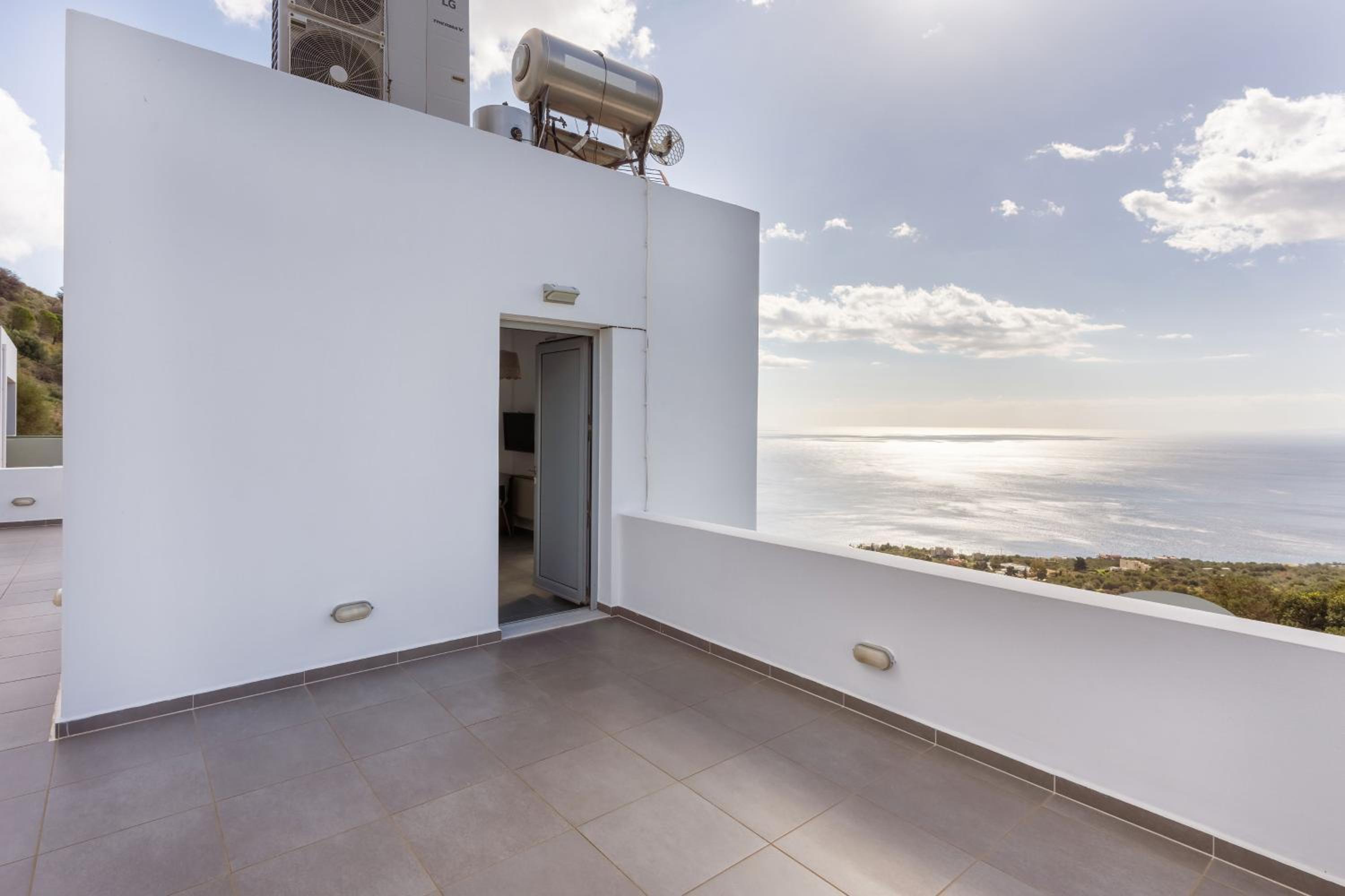 Ioannis House