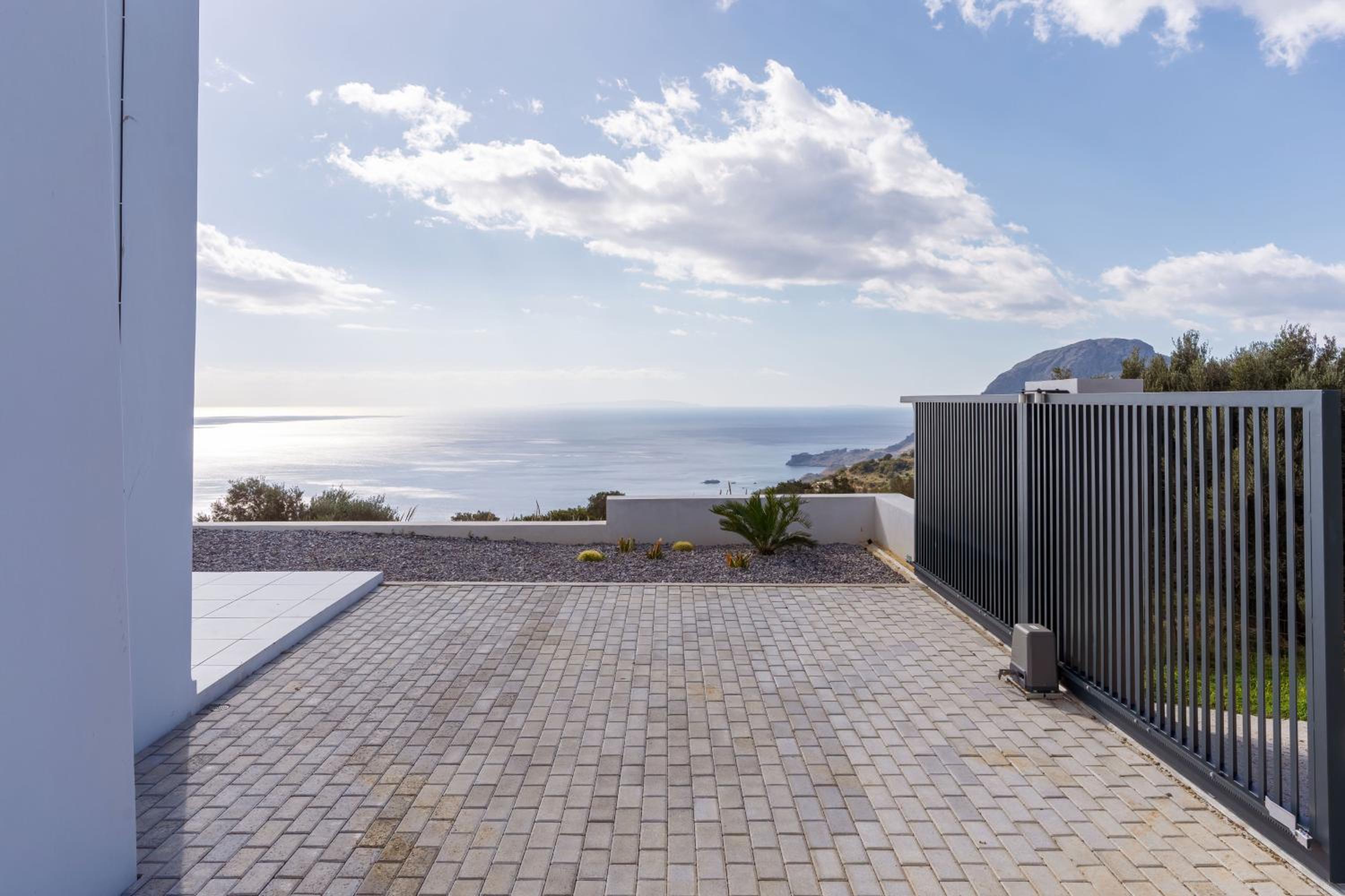 Ioannis House