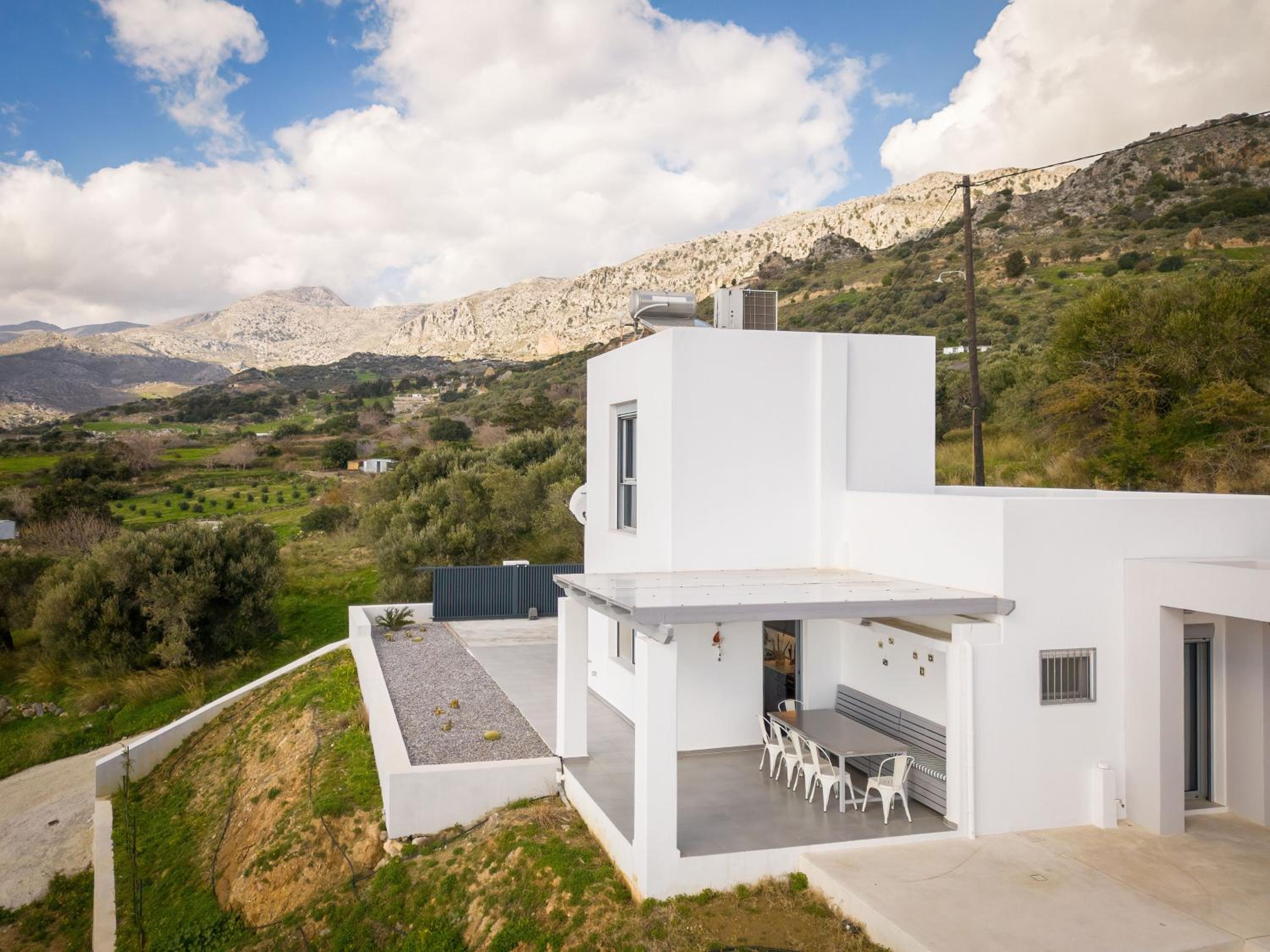 Ioannis House