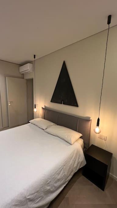 [Duca dei Navigli - luxury apartment in Milan]