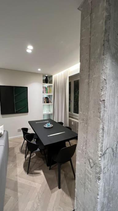 [Duca dei Navigli - luxury apartment in Milan]