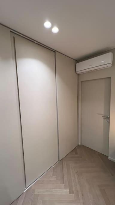 [Duca dei Navigli - luxury apartment in Milan]