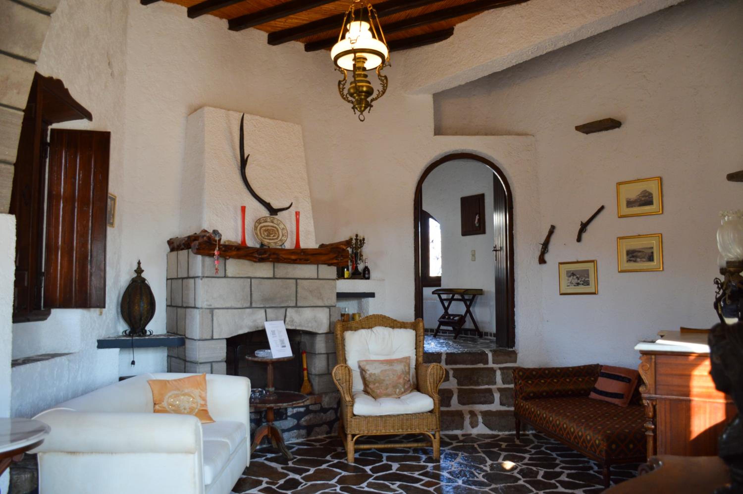 Filakopi Private Pool Retreat for 6