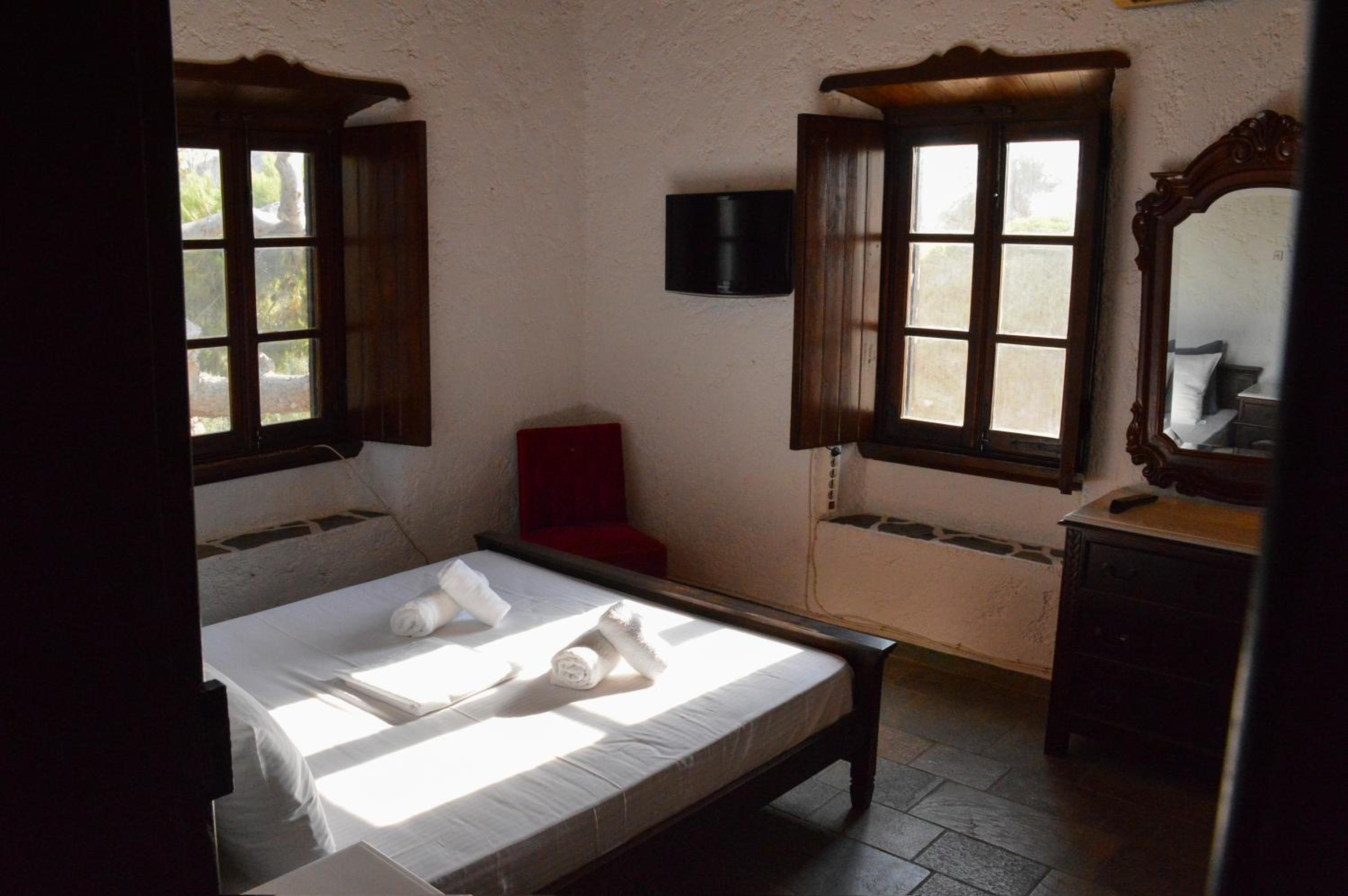 Filakopi Private Pool Retreat for 6